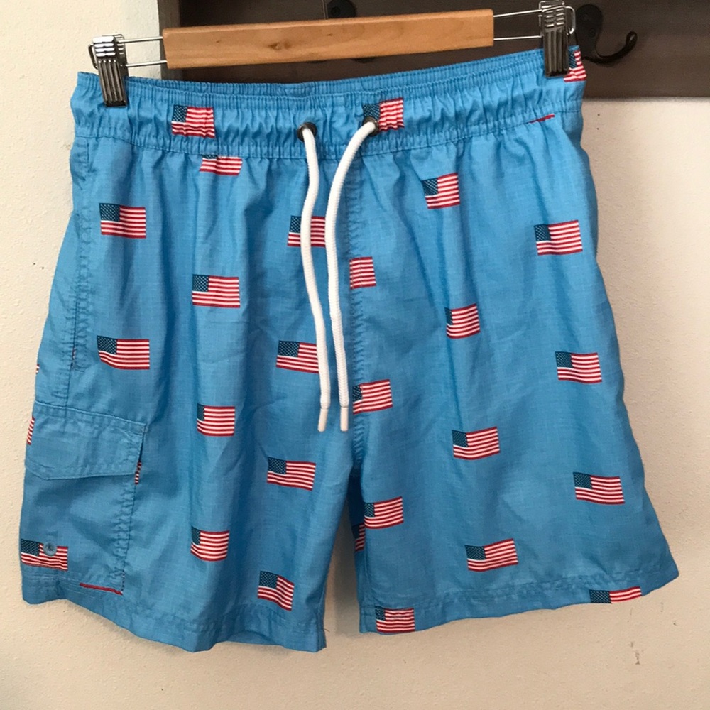 U.S. Apparel swim trunks, drawstring, United States flag, pockets, medium